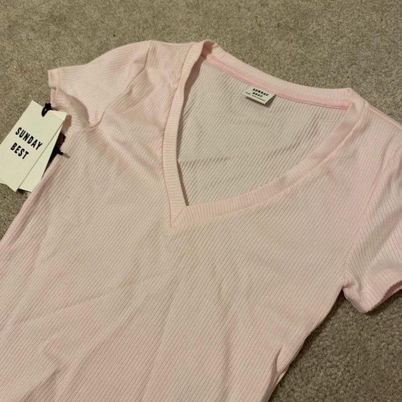 Sunday Best Rey Tee - Picture 2 of 5